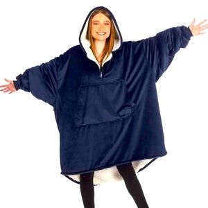 NEW the COMFY Hoodie Navy Color!
Ssooooookoo WARM and cozy!
washed and not worn